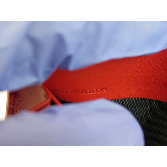 $680 BURBERRY PORTER RED LOGO EMBOSSED LEATHER FLAP CONTINENTAL - Picture 12 of 15